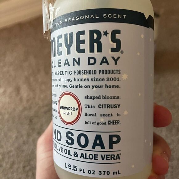 Mrs. Meyers Snowflake limited edition hand soap - Picture 3 of 4